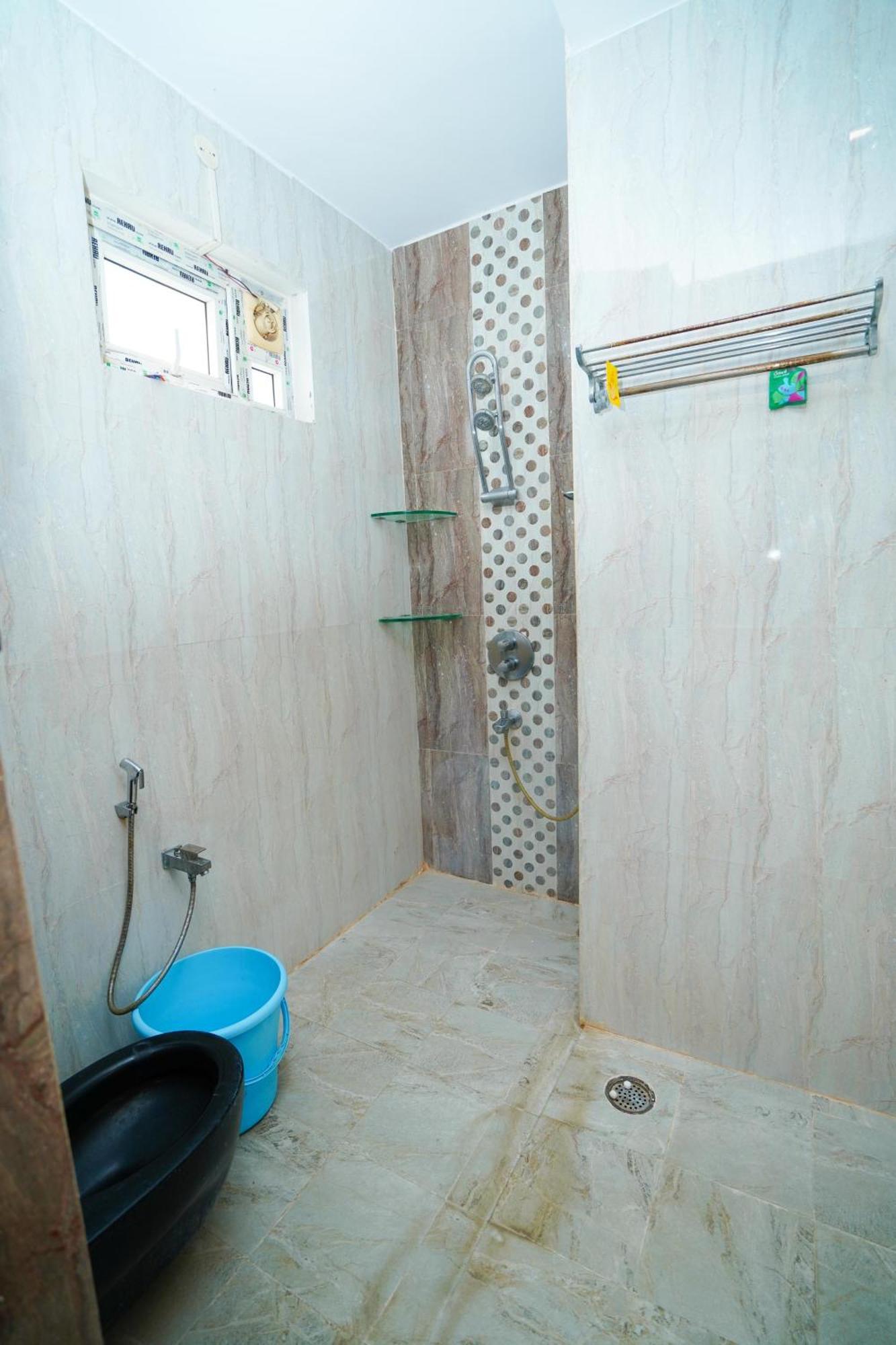 Golden Villa - Duplex House With Private Theater - Near To Alipiri And Bhudevi Ttd Ticket Counter And Kapilateertham Tirupati Luaran gambar