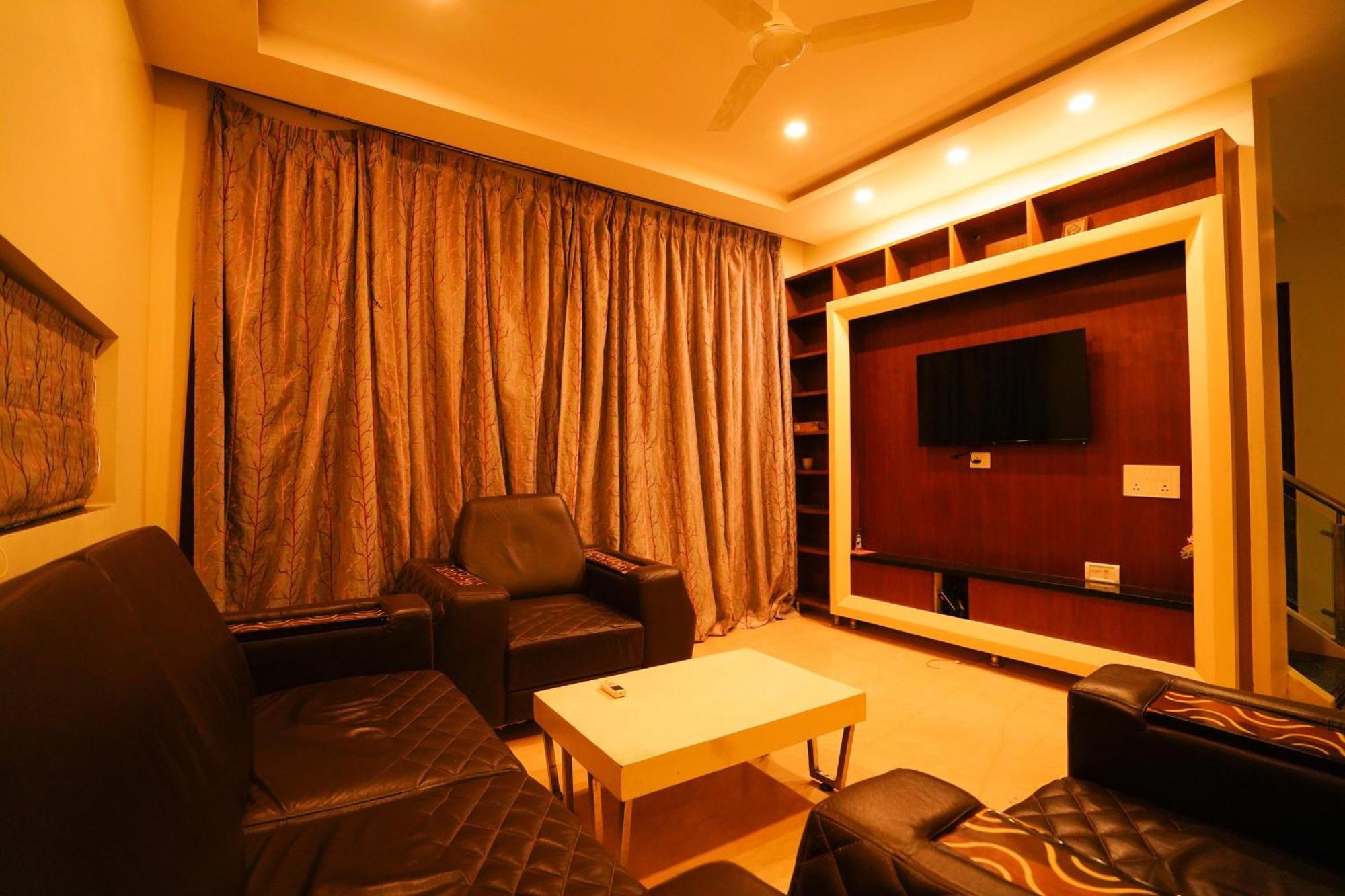 Golden Villa - Duplex House With Private Theater - Near To Alipiri And Bhudevi Ttd Ticket Counter And Kapilateertham Tirupati Luaran gambar